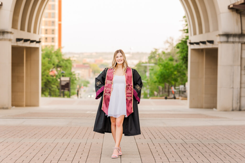 Texas State University Senior in front of The Arch for senior photos. 