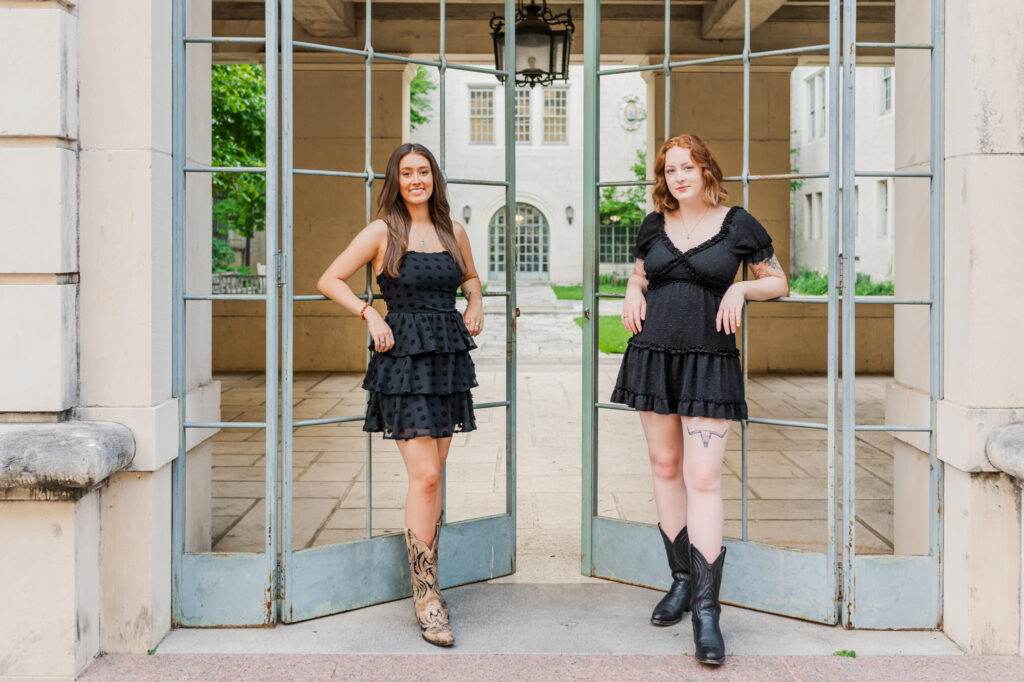 Friends posing for their UT Austin Graduation Session 