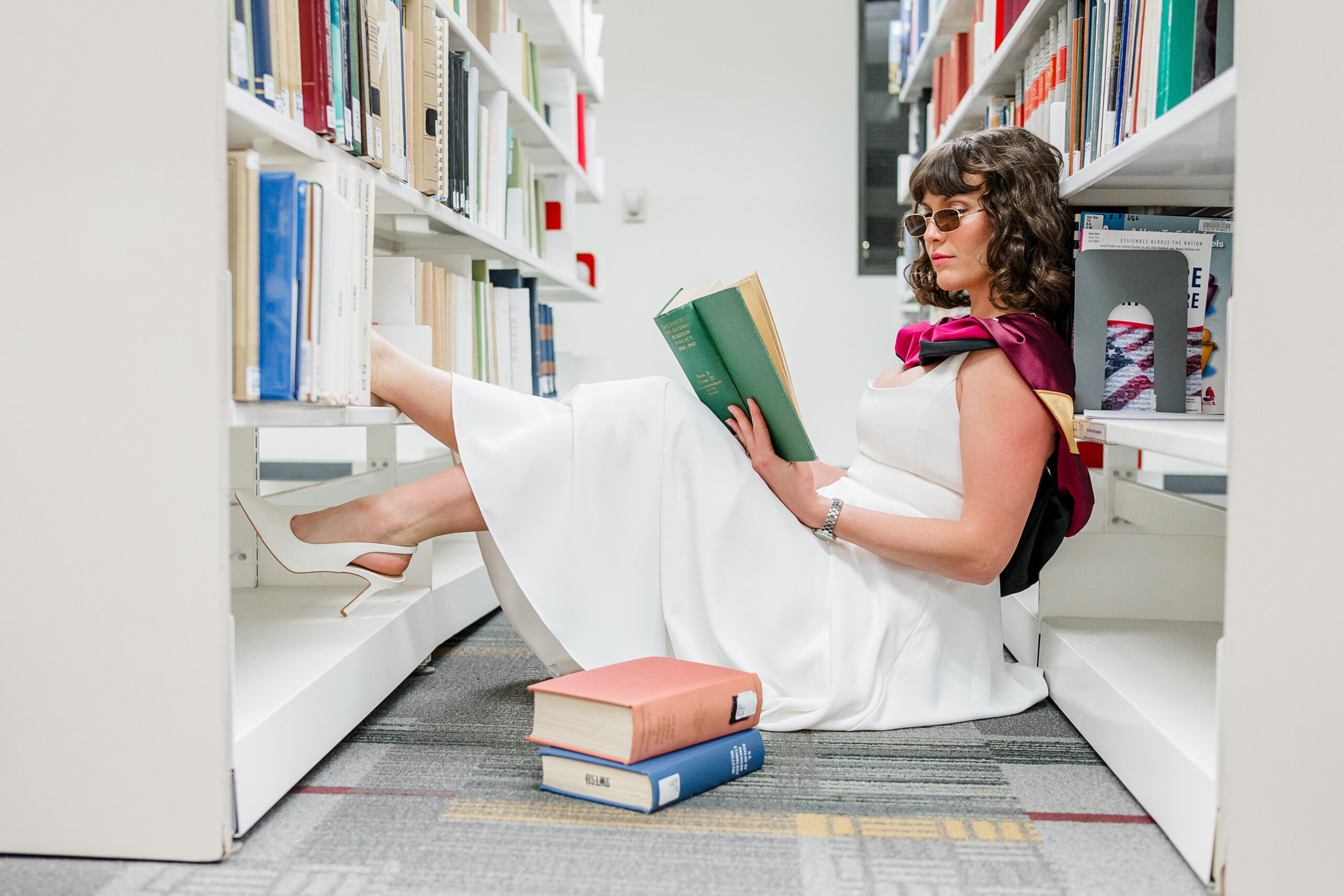 Texas state grad photo at alkek library